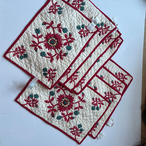 Pottery Barn Maisie Table Linens One Size Ivory Red Quilted Placemats Set of 8